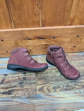 Clarks Carleigh Jade Women's boots Burgundy Size 6